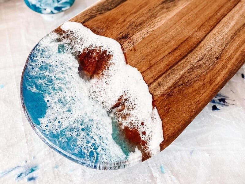Resin cheeseboard
